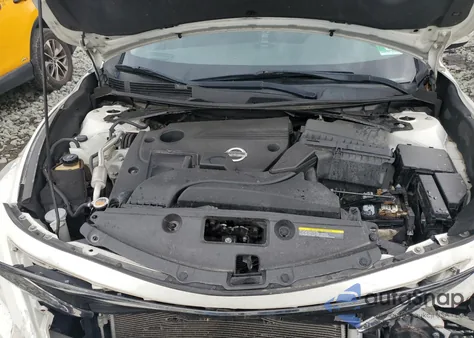 2015 Nissan Altima 2.5 z USA, uszkodzony, nr VIN 1N4AL3AP7FC581115